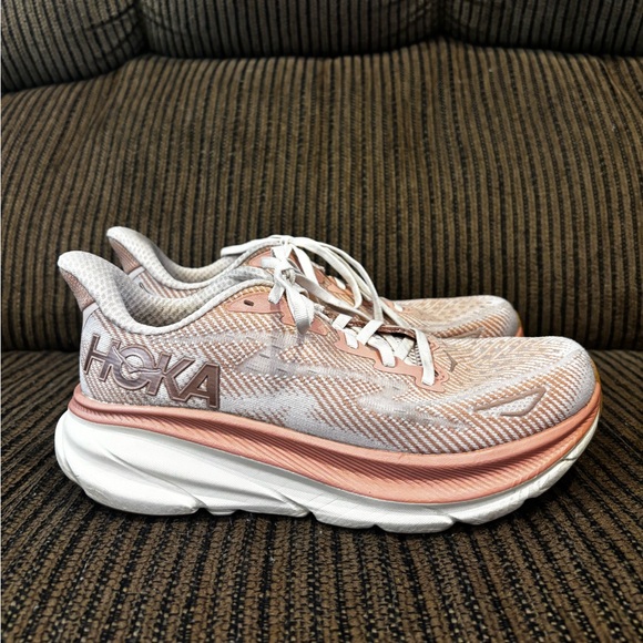 Hoka Shoes - HOKA Clifton 9 Sneakers